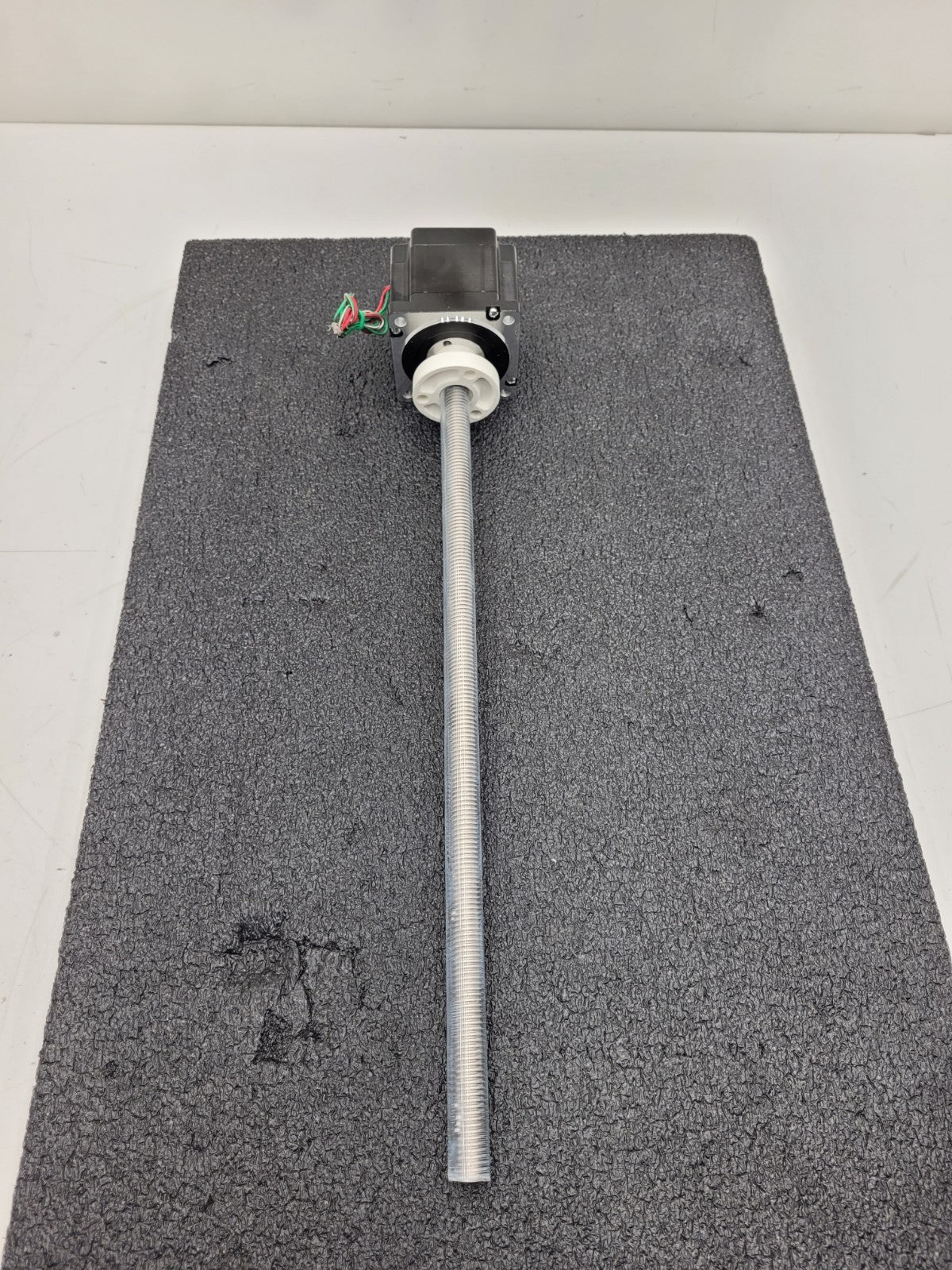 NEW Haydon Ametek  E87H43-05-A28 Lead Screw Stepper Motor Actuator NEMA34 18"L