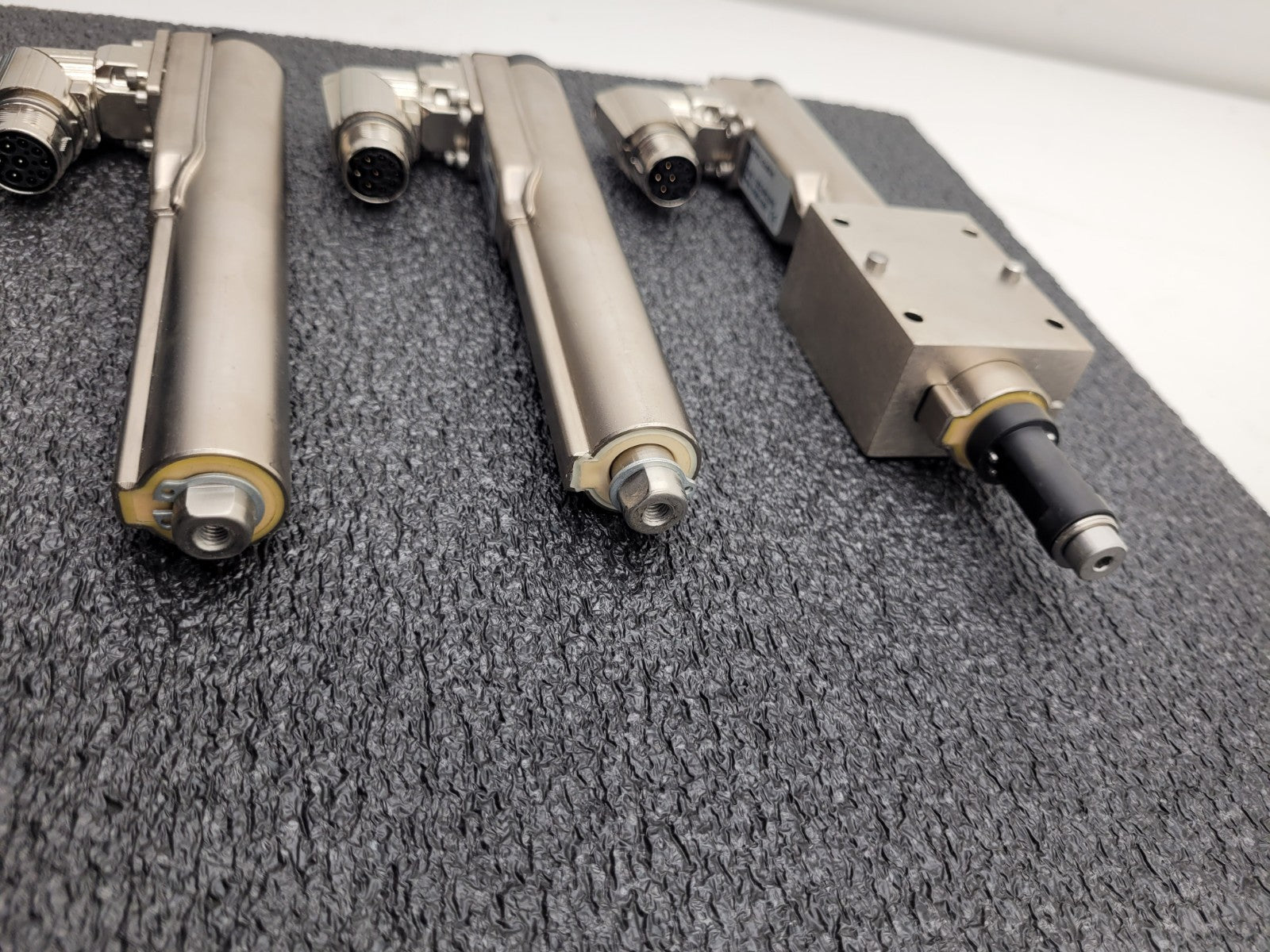 Lot of 3 LinMot Stator + Rod  One Cable PS01-23x80-R / 0150-1233 Linear Actuator