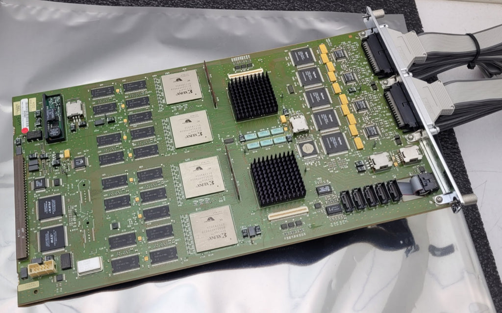 AGILENT 16750A 400MHz STATE / 2GHz TIMING ZOOM 4MSa ANALYZER with Cables