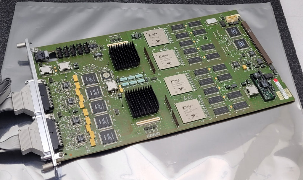 AGILENT 16750A 400MHz STATE / 2GHz TIMING ZOOM 4MSa ANALYZER with Cables