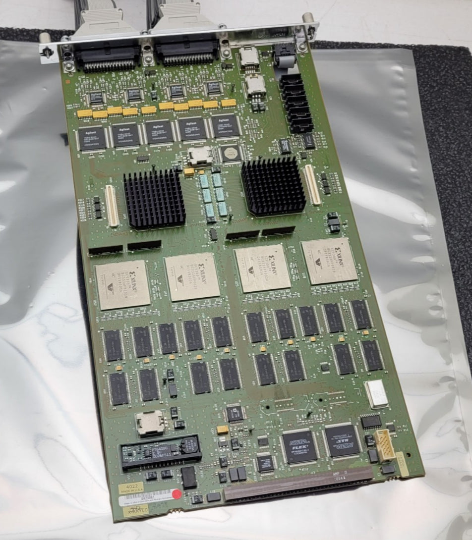 AGILENT 16750A 400MHz STATE / 2GHz TIMING ZOOM 4MSa ANALYZER with Cables