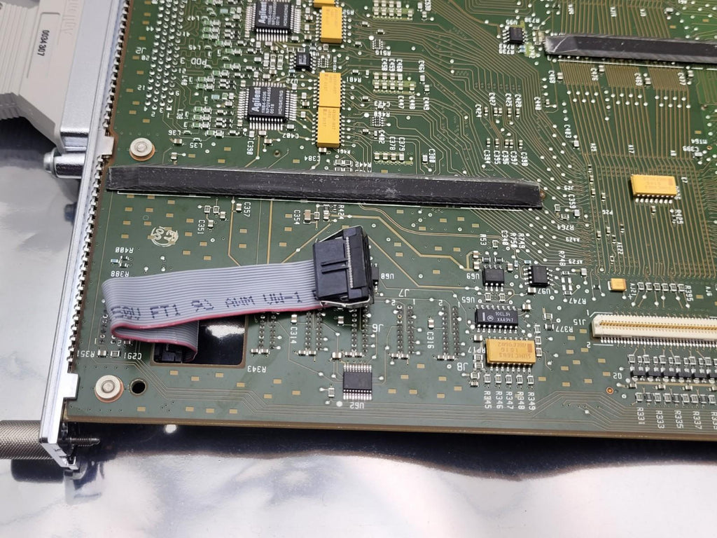 AGILENT 16750A 400MHz STATE / 2GHz TIMING ZOOM 4MSa ANALYZER with Cables