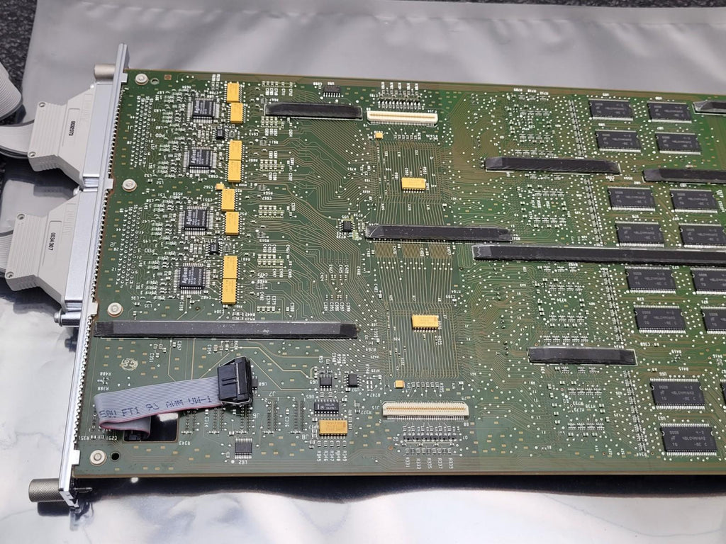 AGILENT 16750A 400MHz STATE / 2GHz TIMING ZOOM 4MSa ANALYZER with Cables