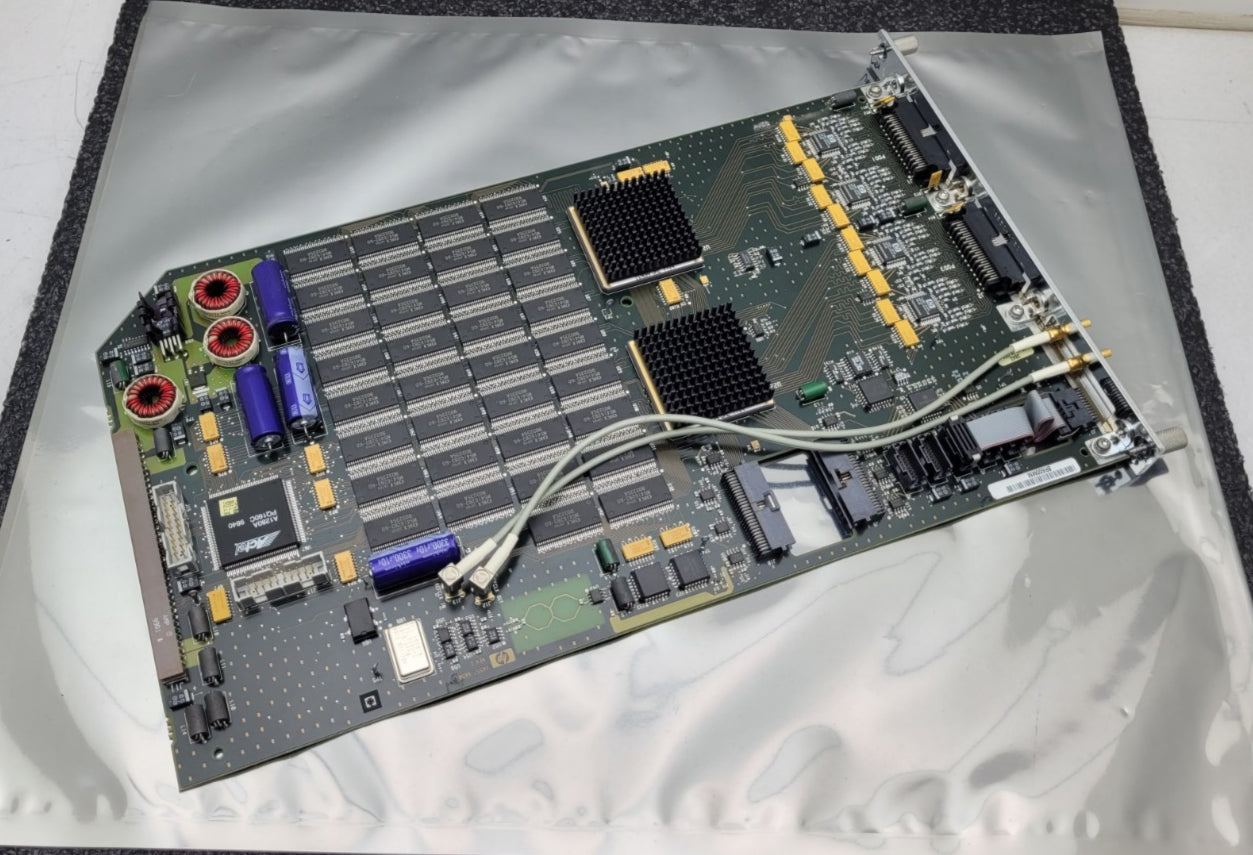 HP Agilent 16557D Logic Analyzer Timing 2MSa 135/500MHz Board Assembly w/ Cables