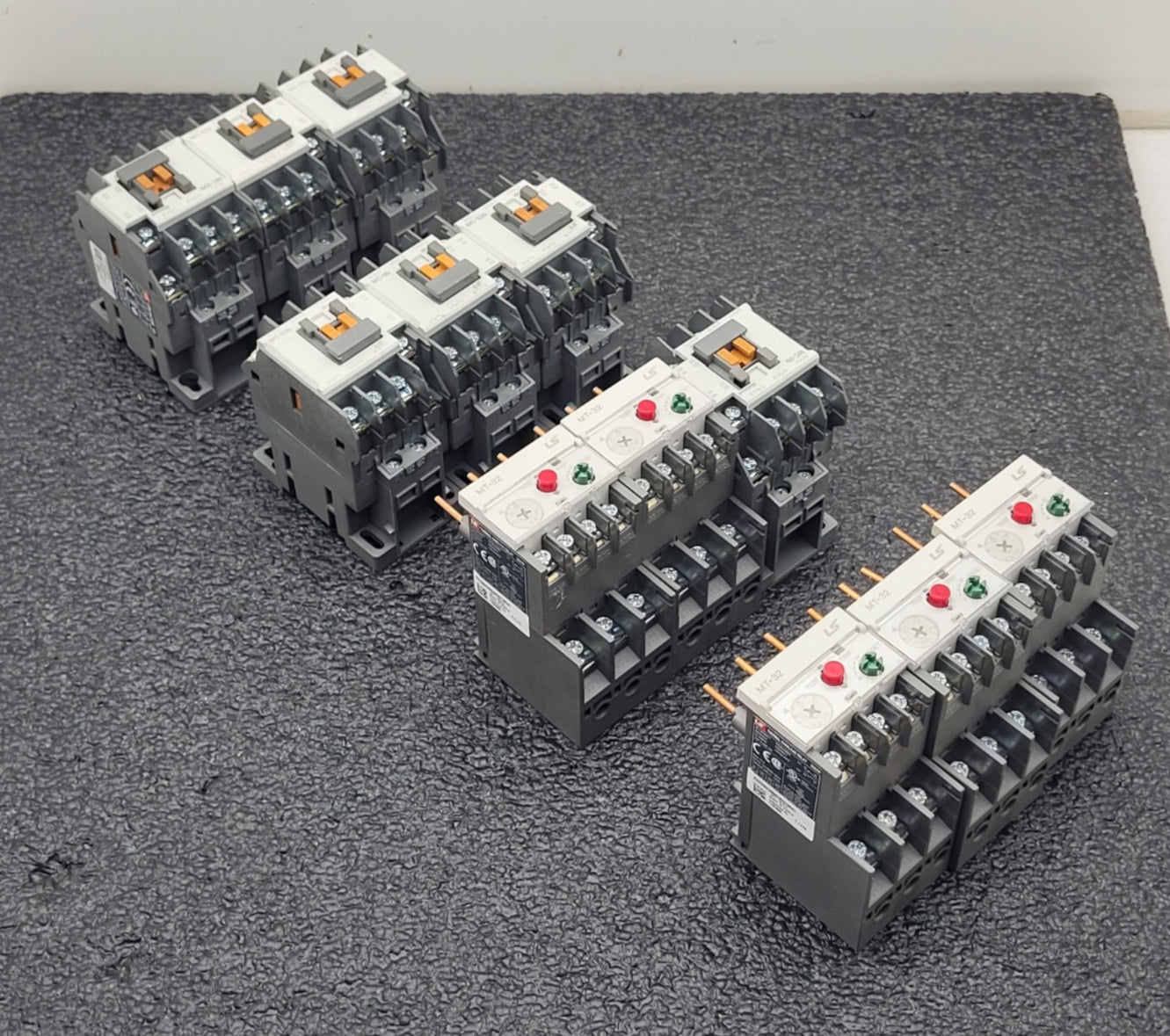 Lot of 14 LS Contacter 690v 22A 12A 9A + MT-32 32A/2H Thermal Overload Relay