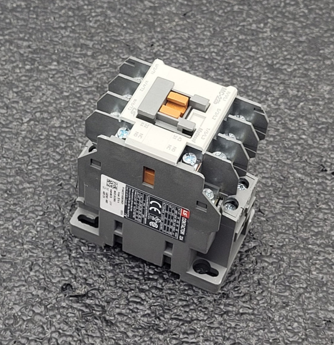 Lot of 14 LS Contacter 690v 22A 12A 9A + MT-32 32A/2H Thermal Overload Relay