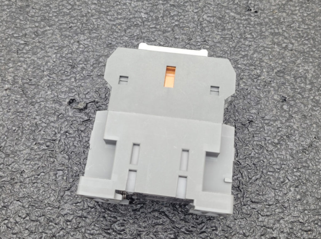 Lot of 14 LS Contacter 690v 22A 12A 9A + MT-32 32A/2H Thermal Overload Relay