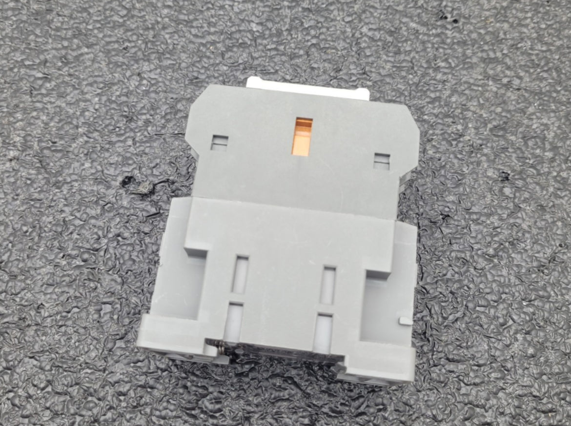 Lot of 14 LS Contacter 690v 22A 12A 9A + MT-32 32A/2H Thermal Overload Relay