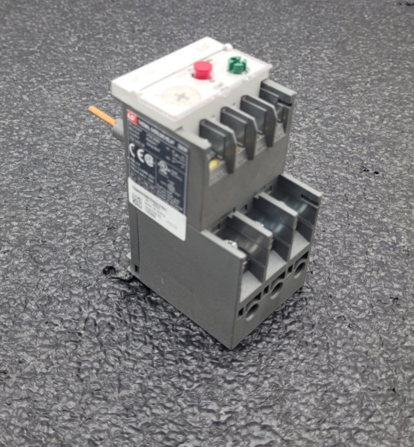 Lot of 14 LS Contacter 690v 22A 12A 9A + MT-32 32A/2H Thermal Overload Relay