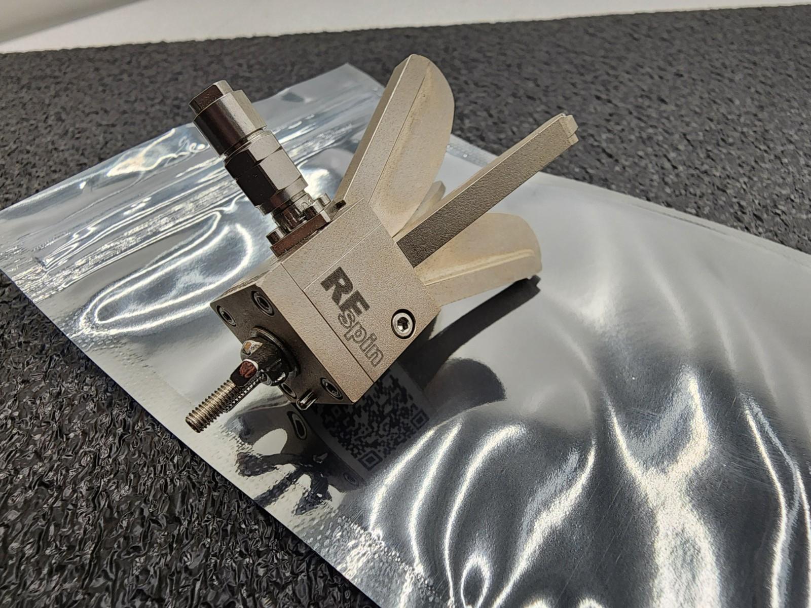 RFspin QRH50 Quad-Ridged Horn Antenna 5-50 GHz 2.40mm Connector 5/10W 50Ω 3–14dB