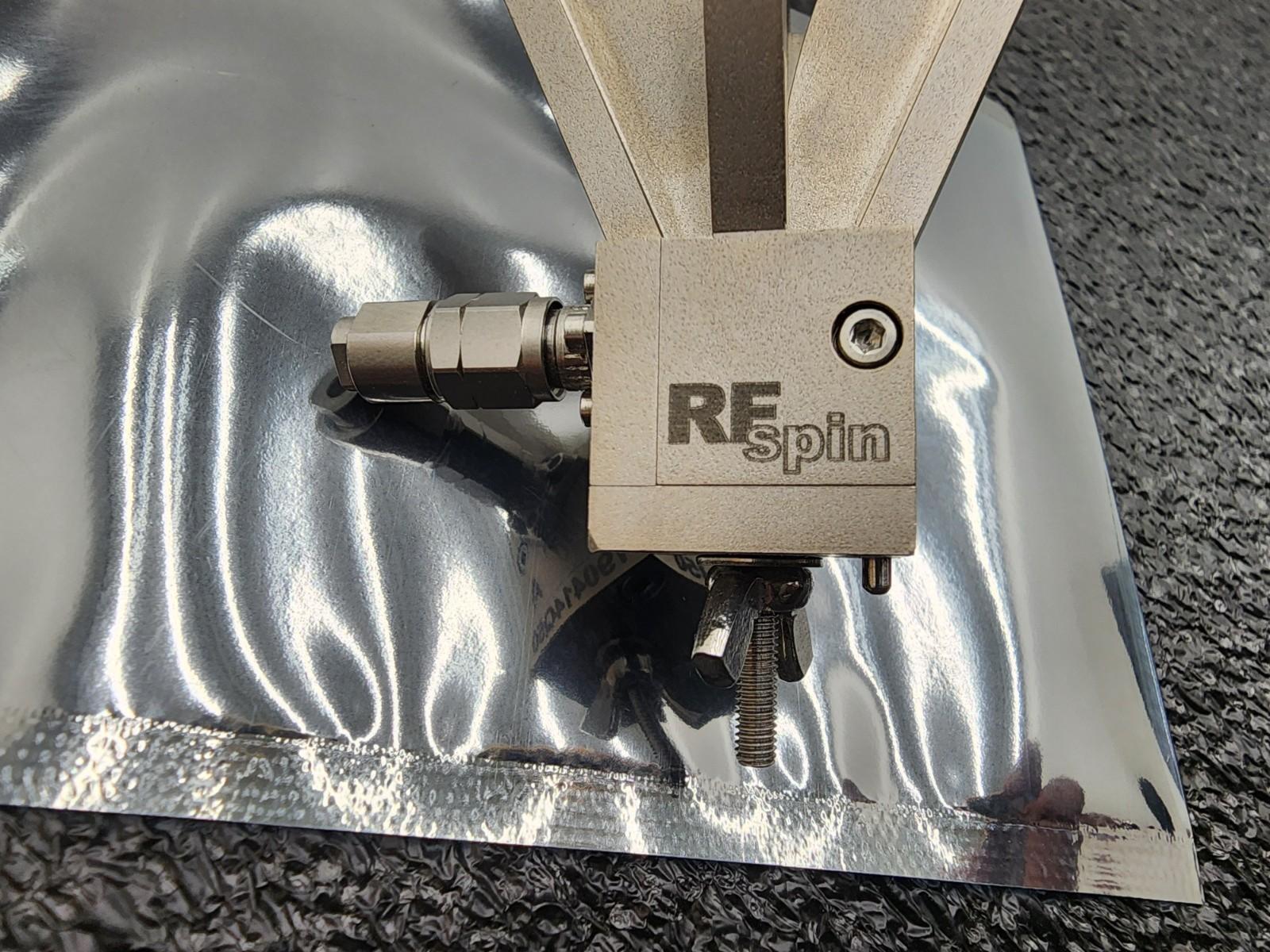 RFspin QRH50 Quad-Ridged Horn Antenna 5-50 GHz 2.40mm Connector 5/10W 50Ω 3–14dB