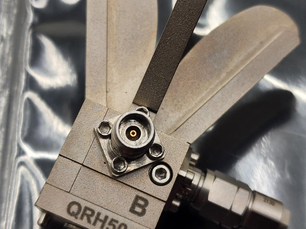 RFspin QRH50 Quad-Ridged Horn Antenna 5-50 GHz 2.40mm Connector 5/10W 50Ω 3–14dB