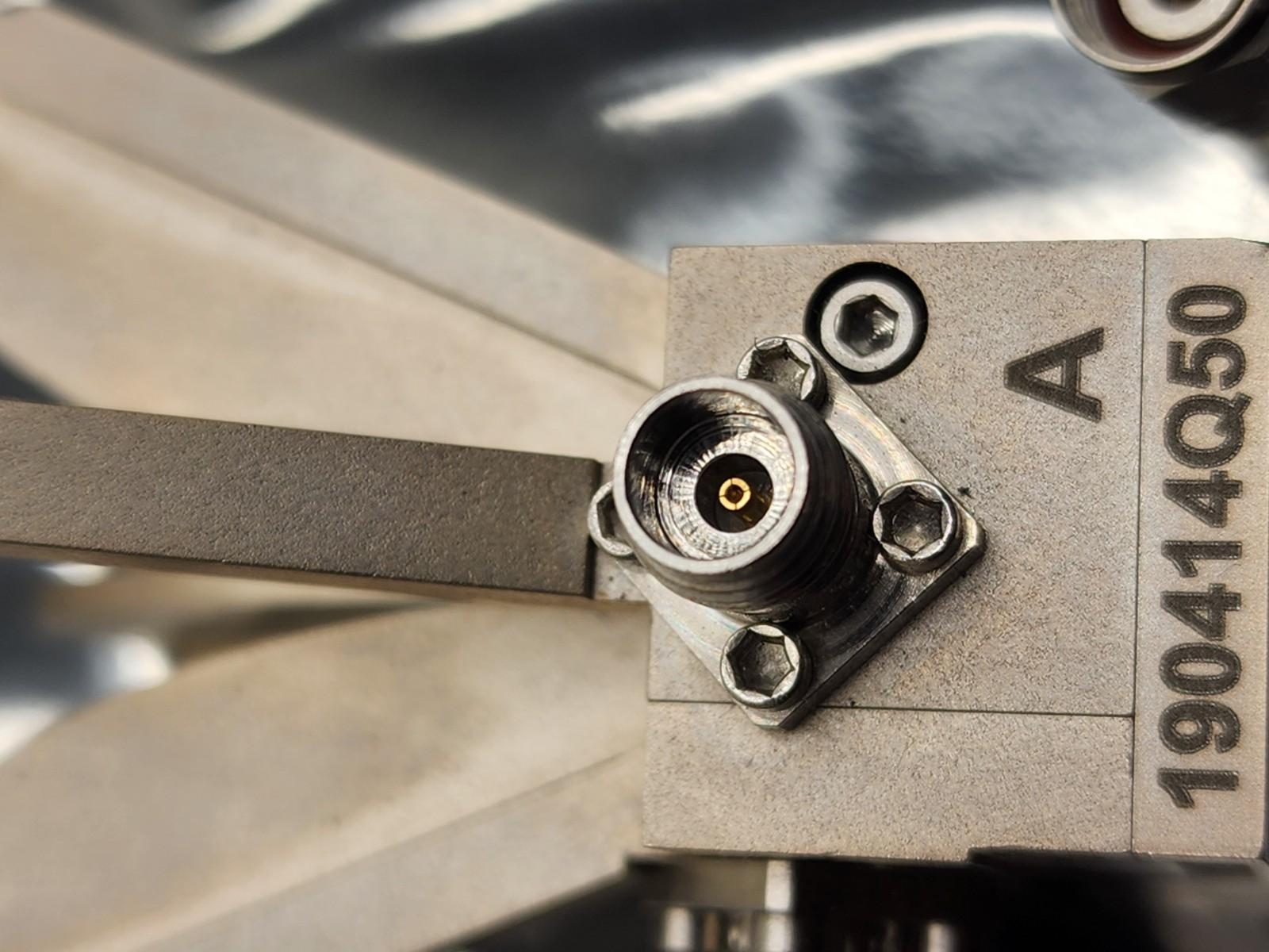 RFspin QRH50 Quad-Ridged Horn Antenna 5-50 GHz 2.40mm Connector 5/10W 50Ω 3–14dB