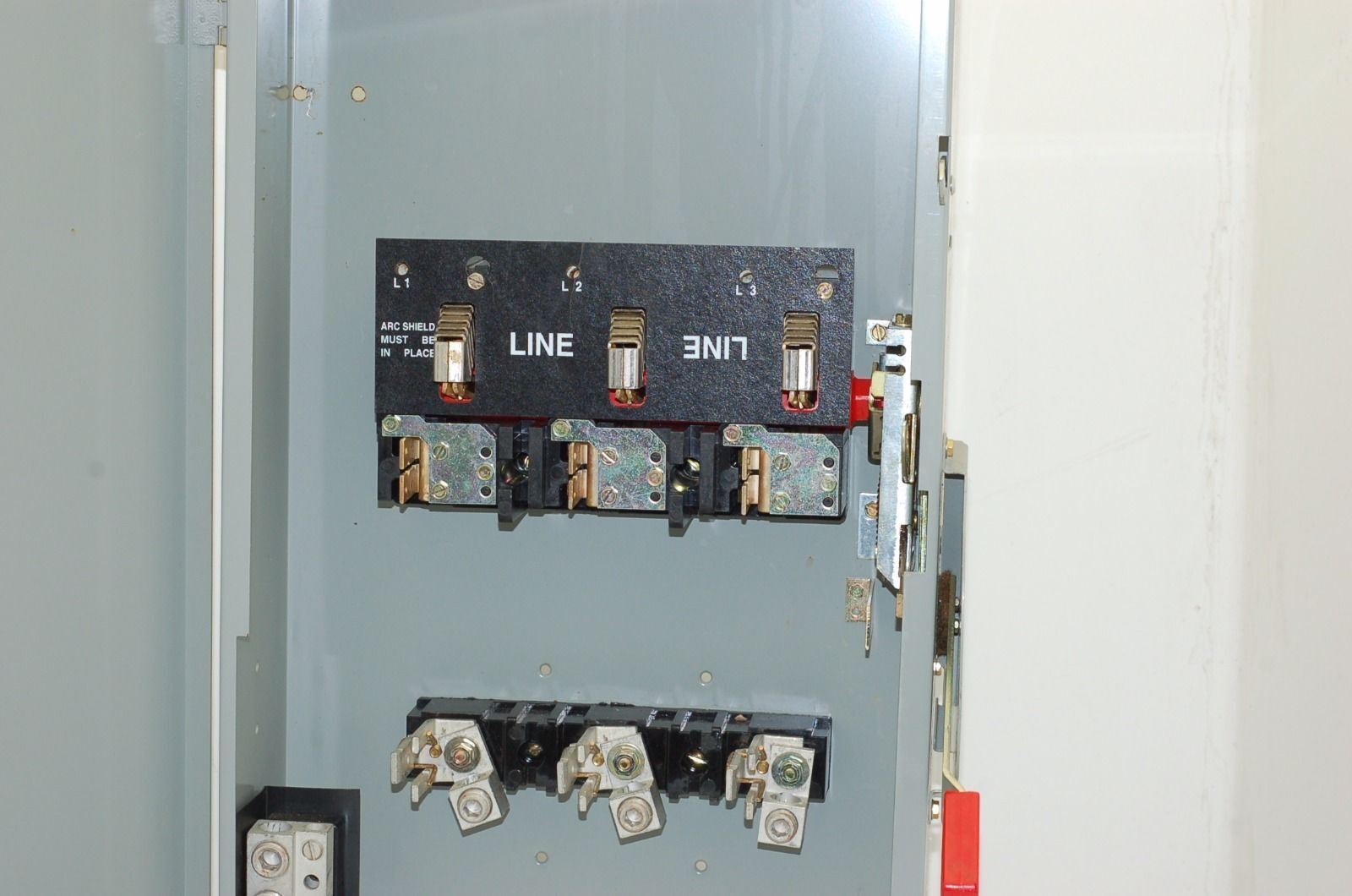 GE General Electric TH4324 Safety Switch, 240VAC/250VDC, 1PH/3PH, 200A