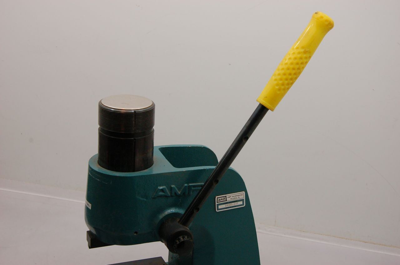 AMP Arbor Frame 910852-F Manual Arbor Frame Press Assembly