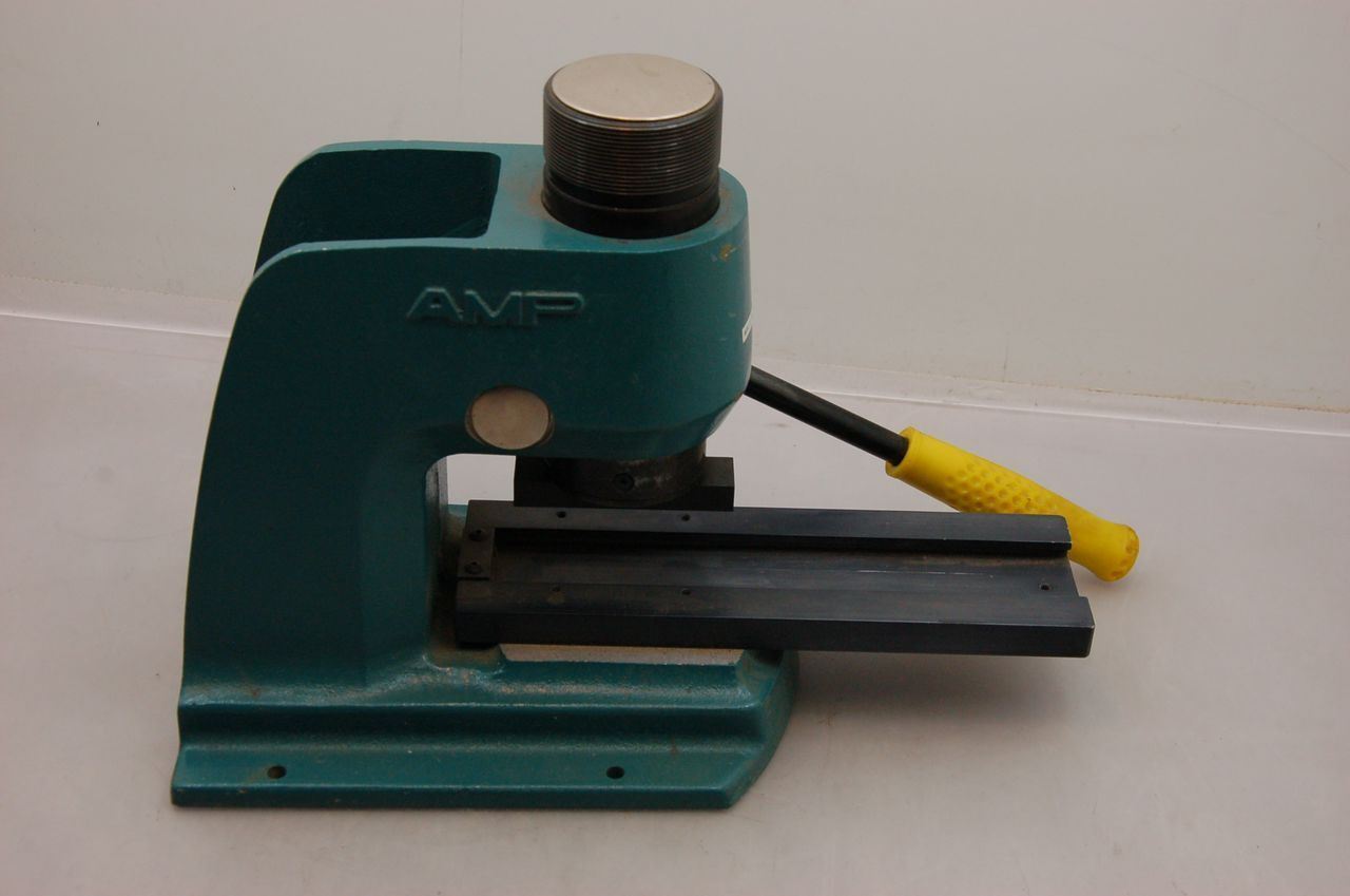 AMP Arbor Frame 910852-F Manual Arbor Frame Press Assembly