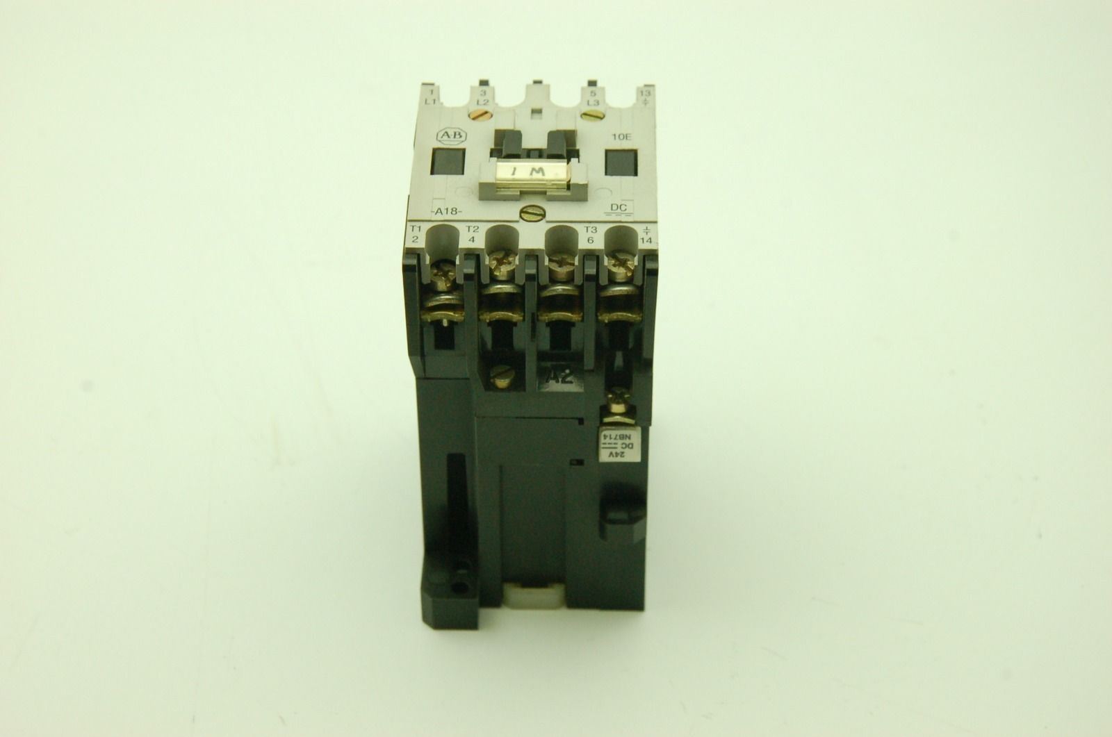 Allen Bradley 100-A18NZ 3 Ser. B Contactor 24VDC coil 230V 3HP 1PH 230V 5HP 3PH