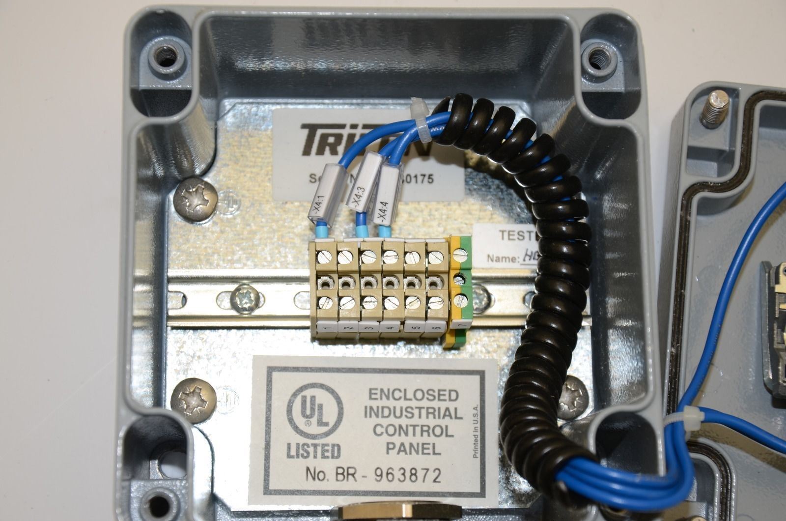 Cast Aluminum Electrical Enclosure 115mm x 55mm x 80mm ID, 2-Switch