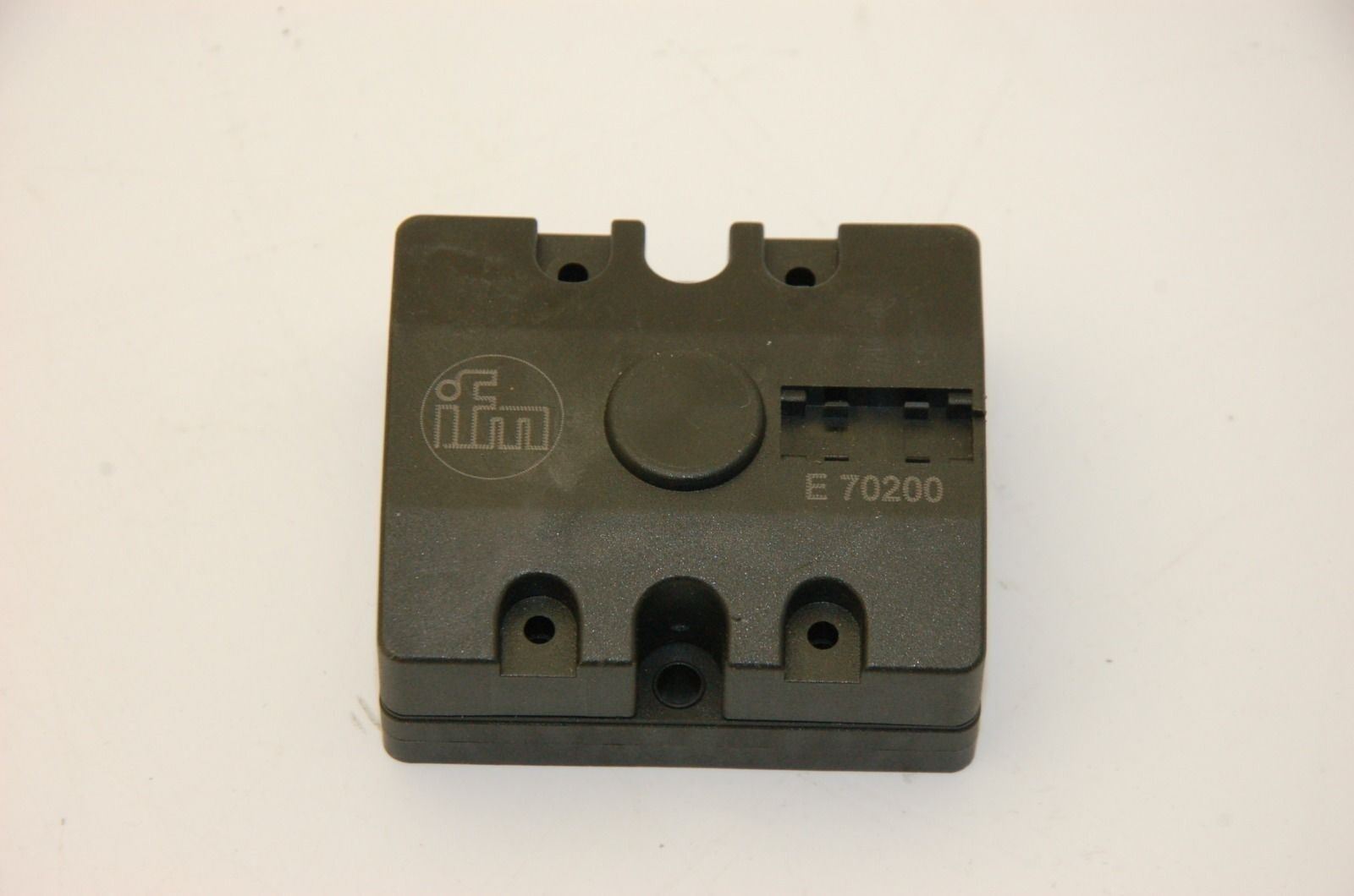 IFM E70200 PAAS Splitter Box - Lot of 2 - NEW