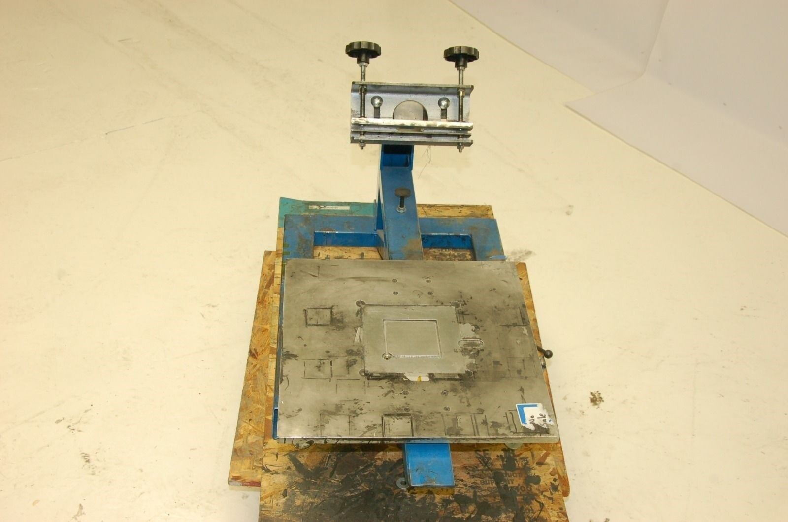 Pneumatic Workholding Platform, 15.5" x 15.5", Spring Loaded Clamp