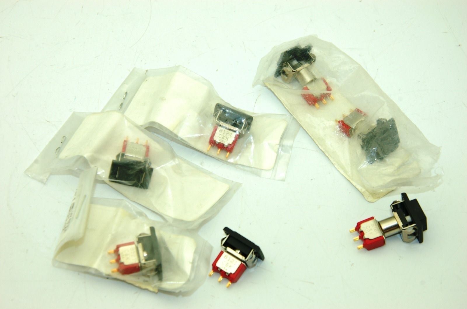 Digi-Key SPDT Push-Button Switches, Panel Mount - Lot of 7 - NEW