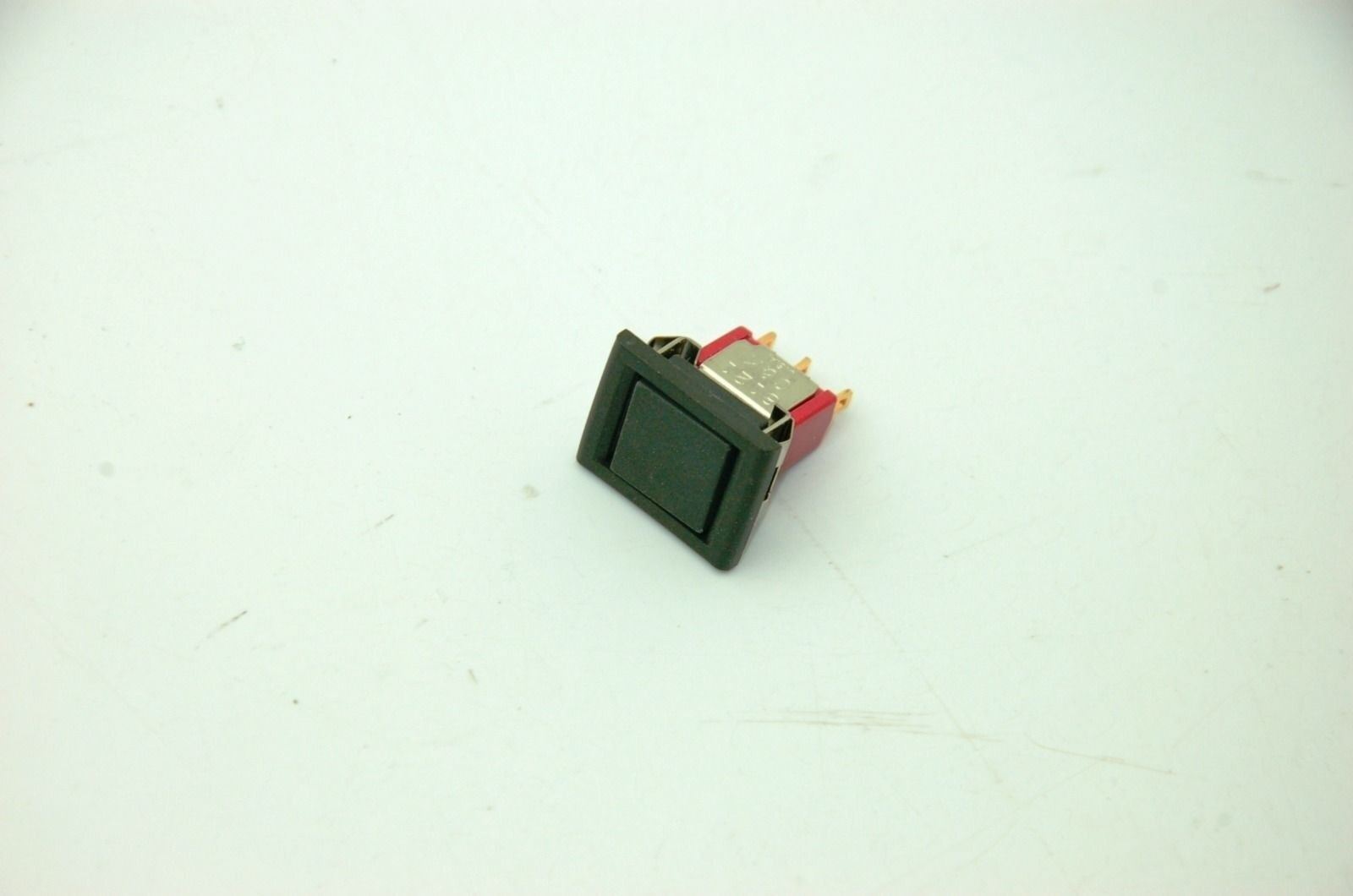 Digi-Key SPDT Push-Button Switches, Panel Mount - Lot of 7 - NEW