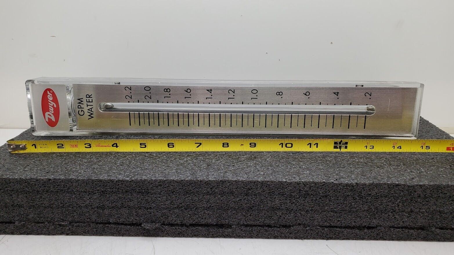 Dwyer Instruments RMC-142 10" Scale Flow Meter 0.2-2.2 GPM Water 1/2" Female NPT