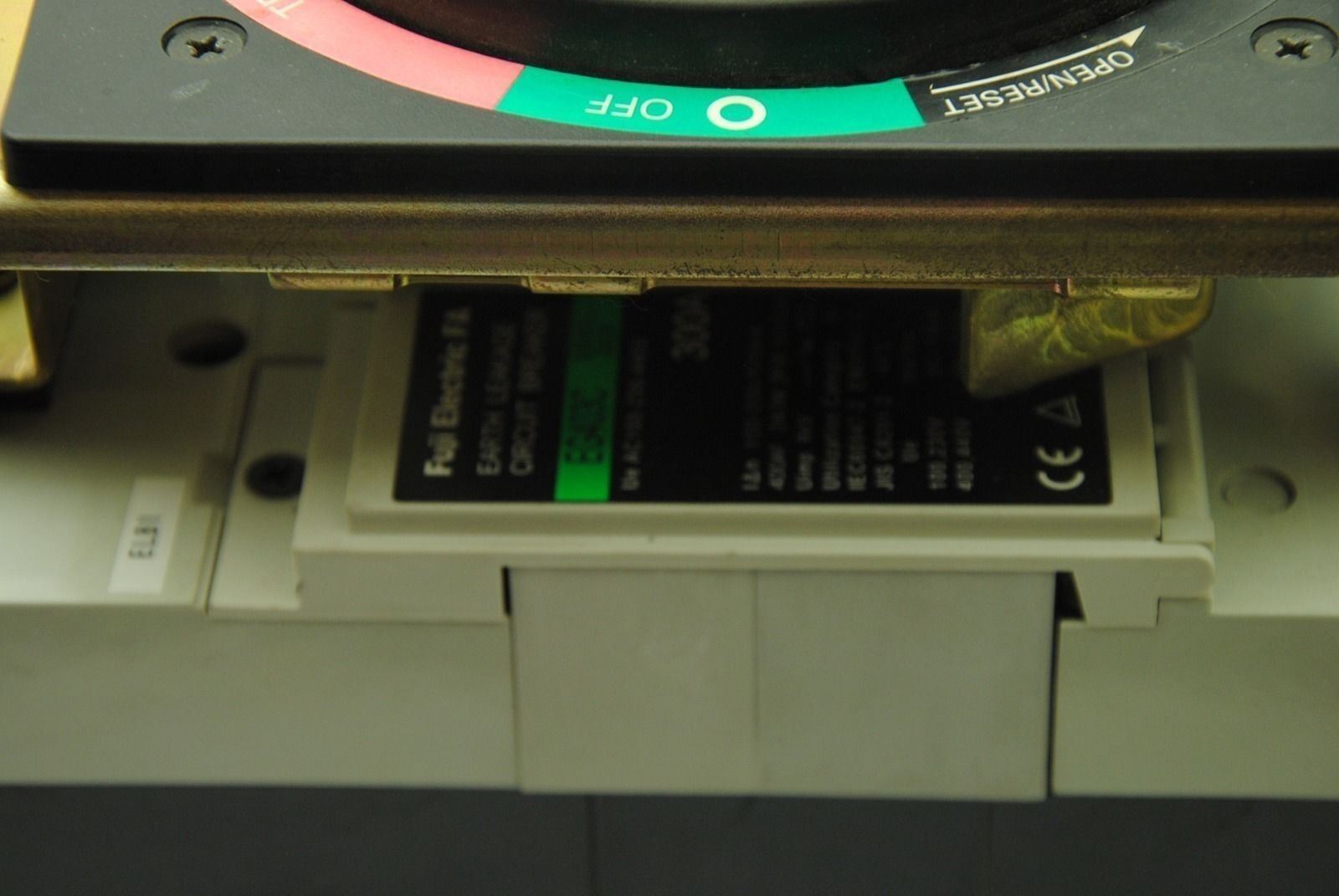 FUJI ELECTRIC FA EG403C Earth Leakage Circuit Breaker 300A 440V w/ Terminal Lugs