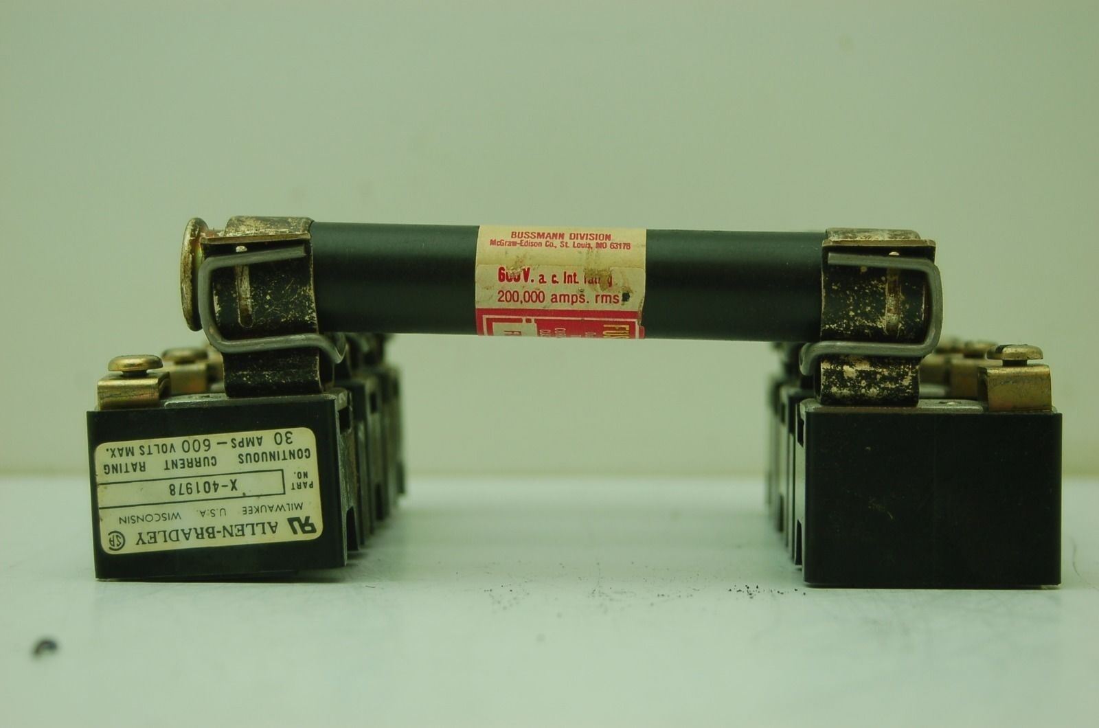 Allen Bradley X-401978 w/Fusetron FSR-R30 Continuous 30A 600V Fuse Holder Fuses
