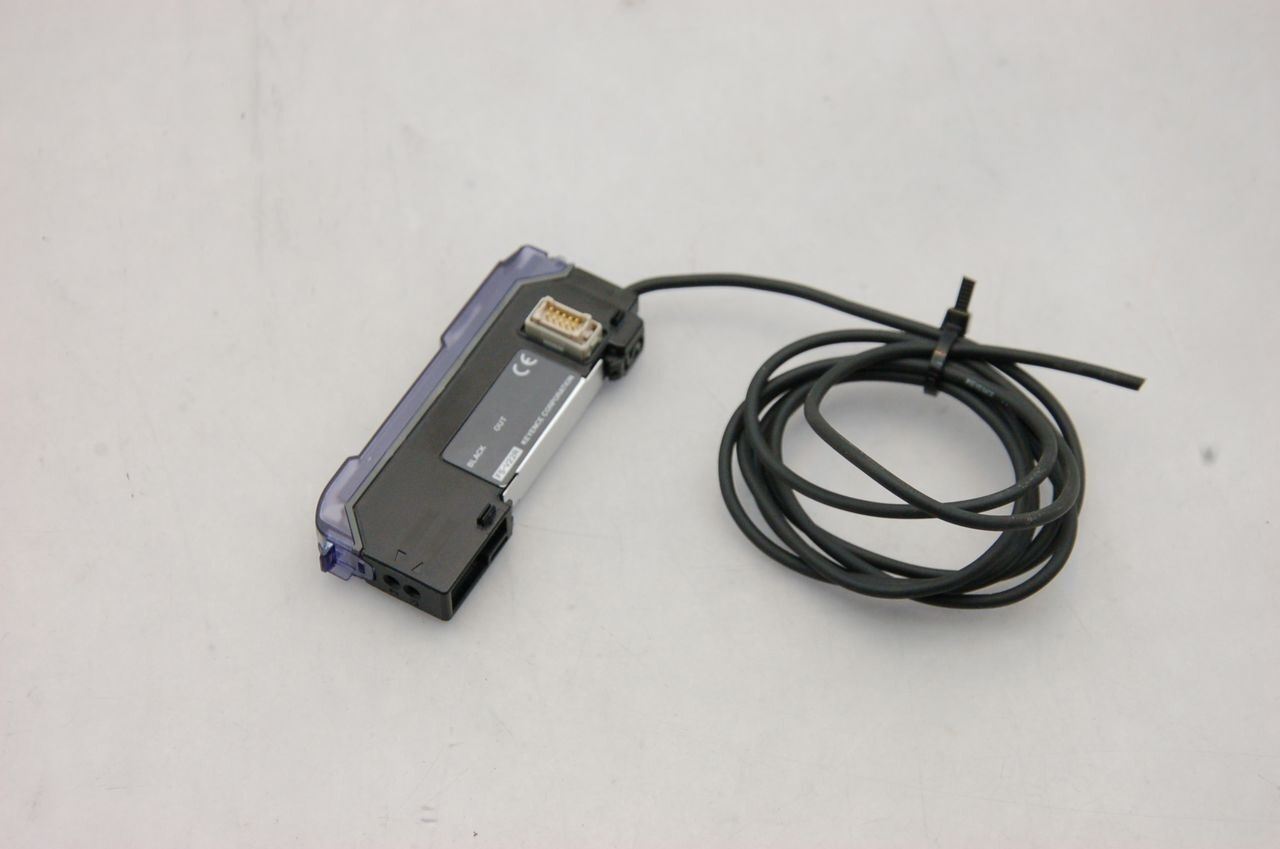 Keyence FS-V22R Fiber Amplifier - Lot of 4 , Cable