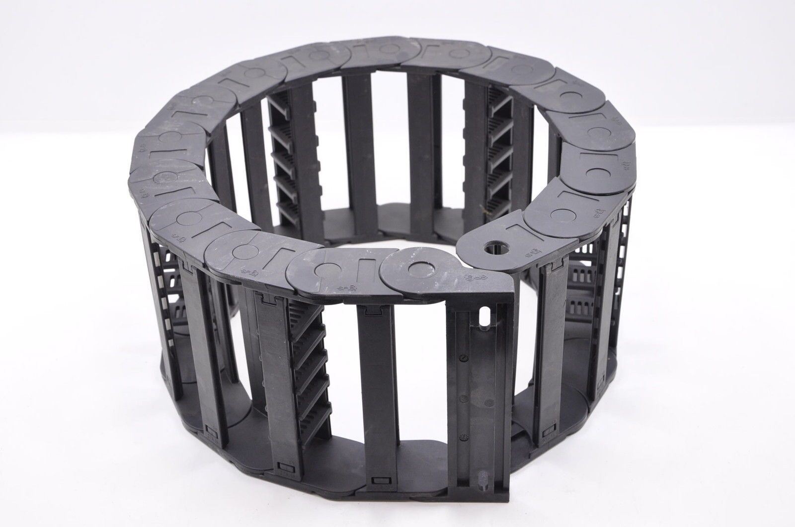 Igus 27.15.150 Cable Carrier 36" L, 5.75" x 1.25" (7E)