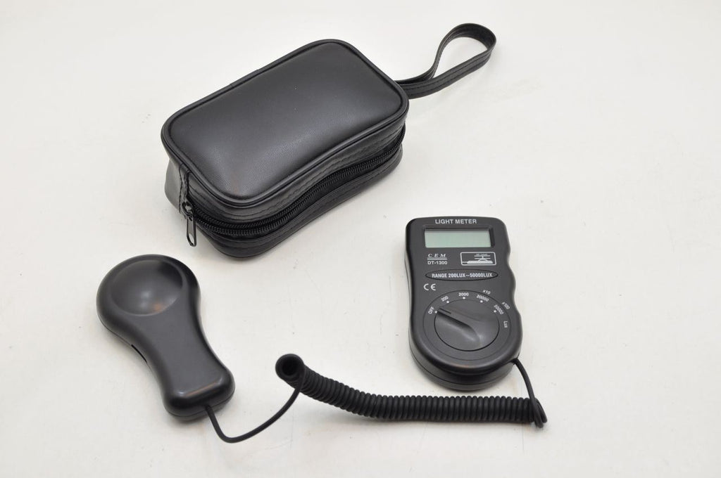CEM DT-1300 Digital Light Meter 200LUX~50000LUX Range With Case