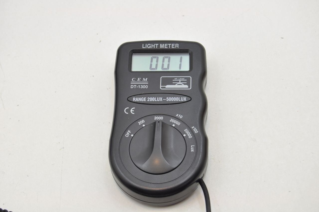 CEM DT-1300 Digital Light Meter 200LUX~50000LUX Range With Case