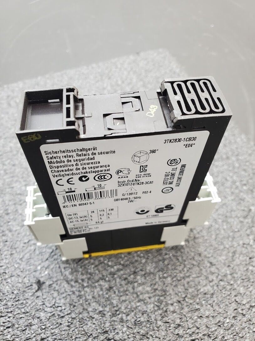 Siemens Sirius 3TK2830-1CB30 Safety Relay Relay Release Circuits 24V AC/DC
