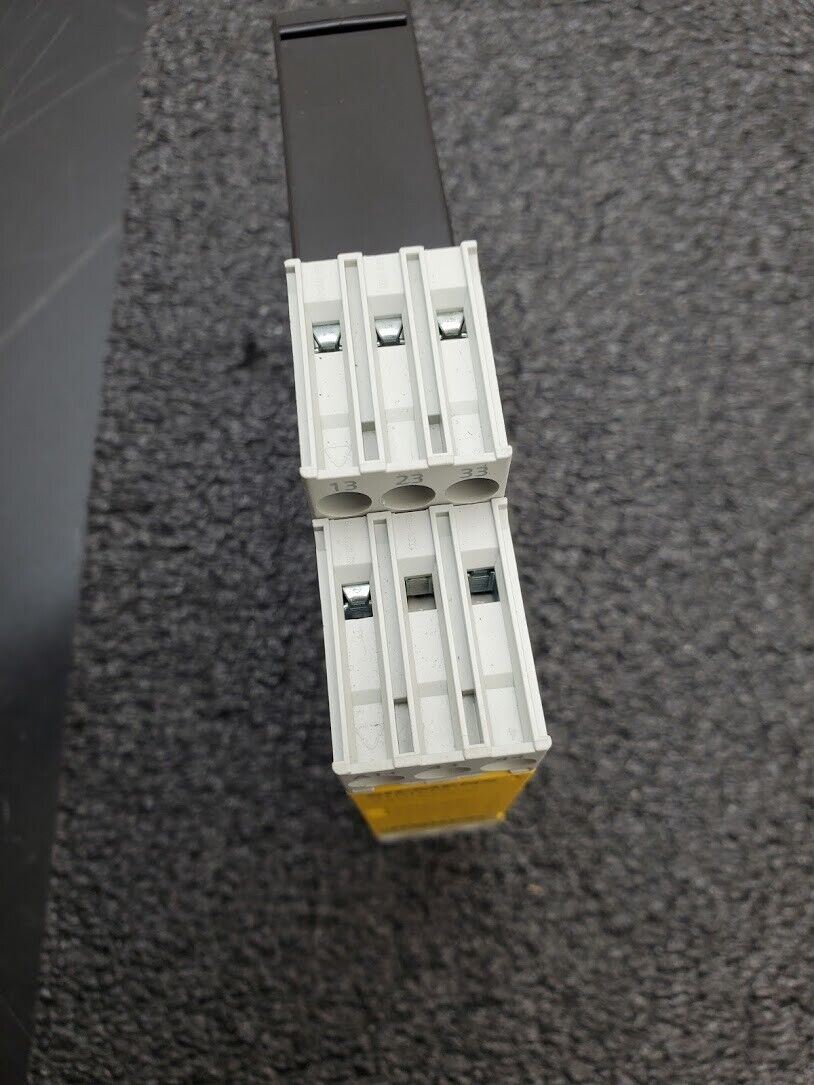 Siemens Sirius 3TK2830-1CB30 Safety Relay Relay Release Circuits 24V AC/DC
