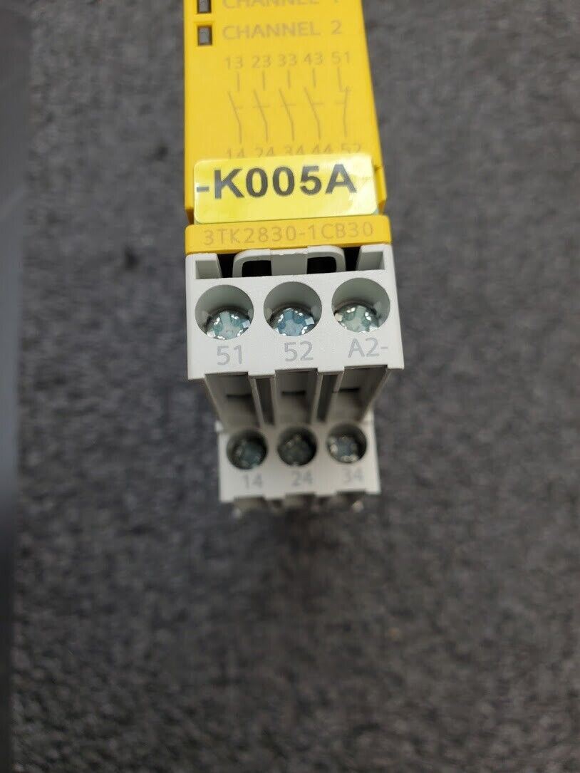 Siemens Sirius 3TK2830-1CB30 Safety Relay Relay Release Circuits 24V AC/DC