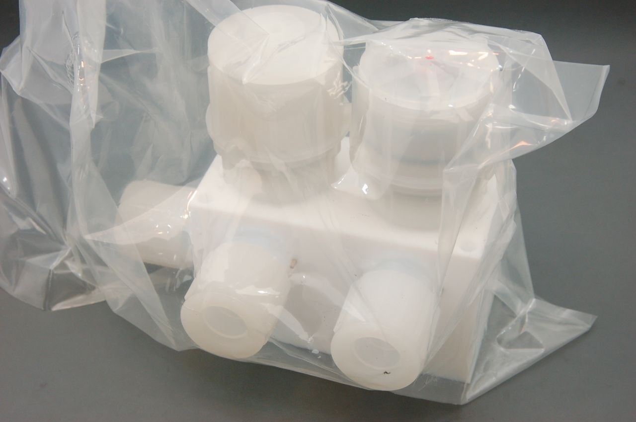 Furon Saint Gobain 3-Way 1" Distribution Manifold #1113800