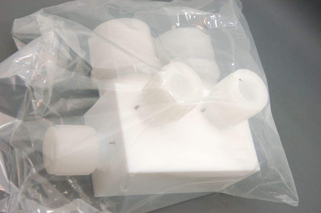 Furon Saint Gobain 3-Way 1" Distribution Manifold #1113800