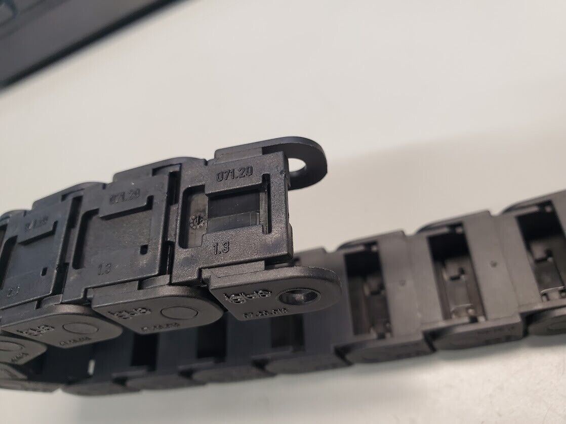 Igus 07.20.018 Chainflex E Chain 13" Length Cable Chain NEW