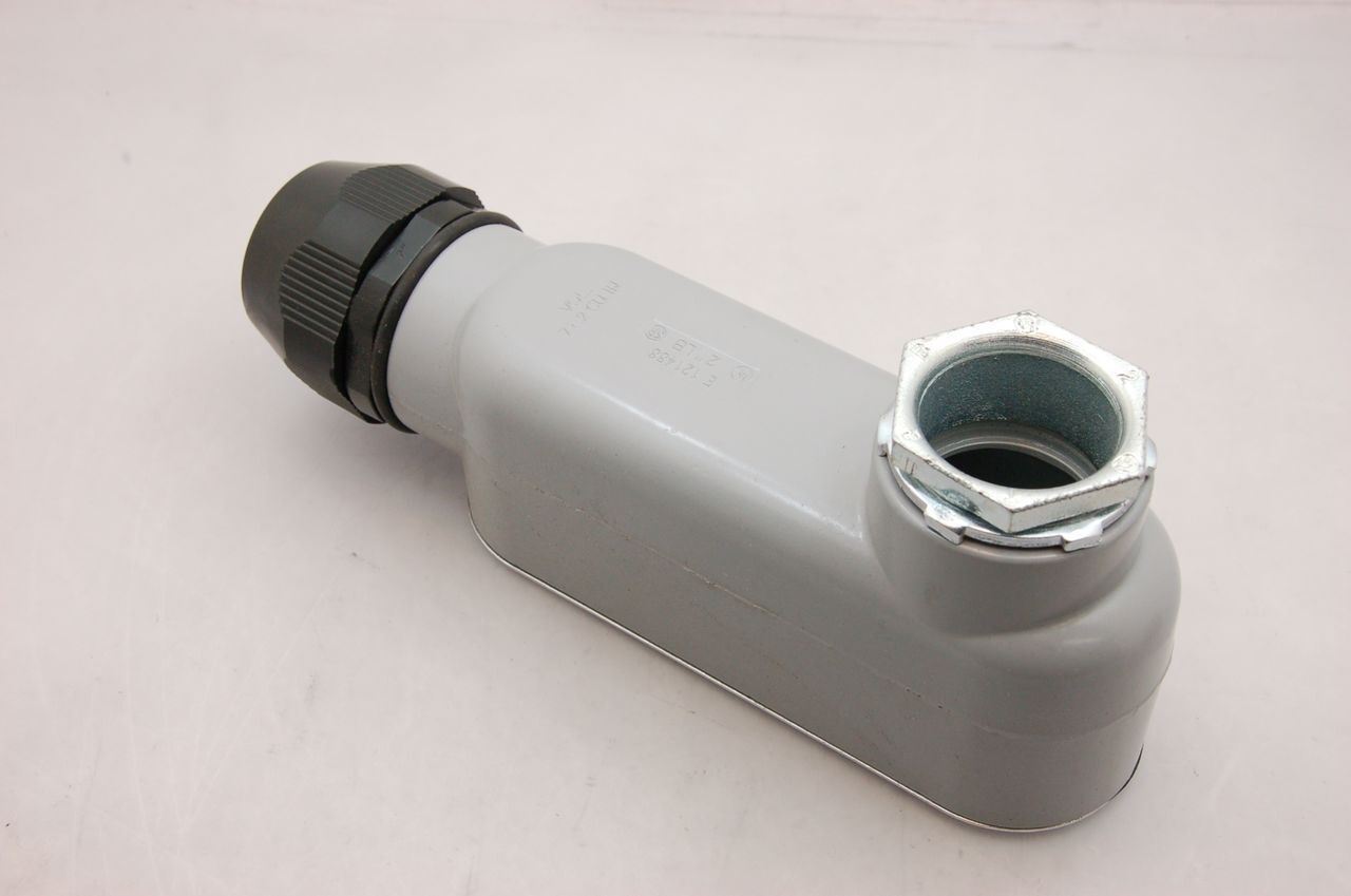 LB-Type 2" Conduit Body (9.5x3.25x3.5") w/ Cover & Liquid Tight Strain Relief