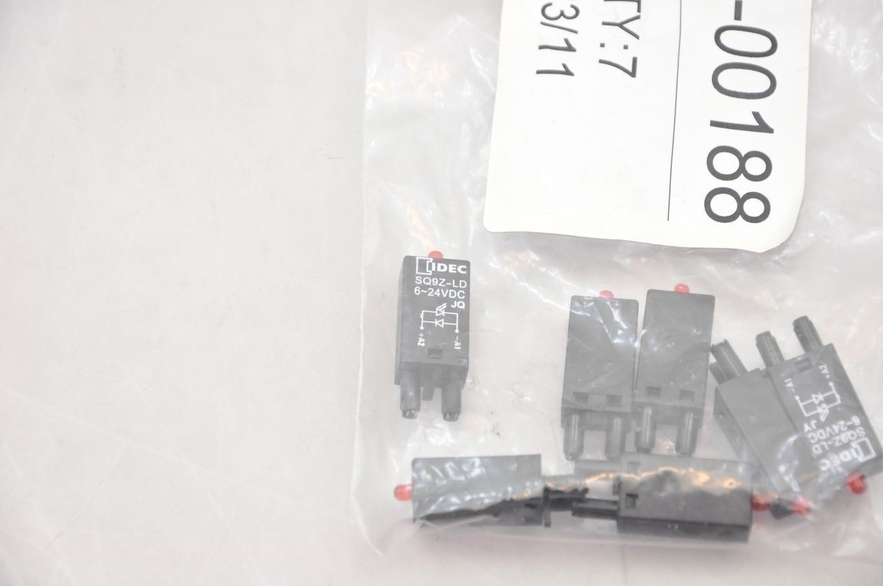 IDEC SQ9Z-LD Relay Socket 12A 24V Lot Of 7 NEW