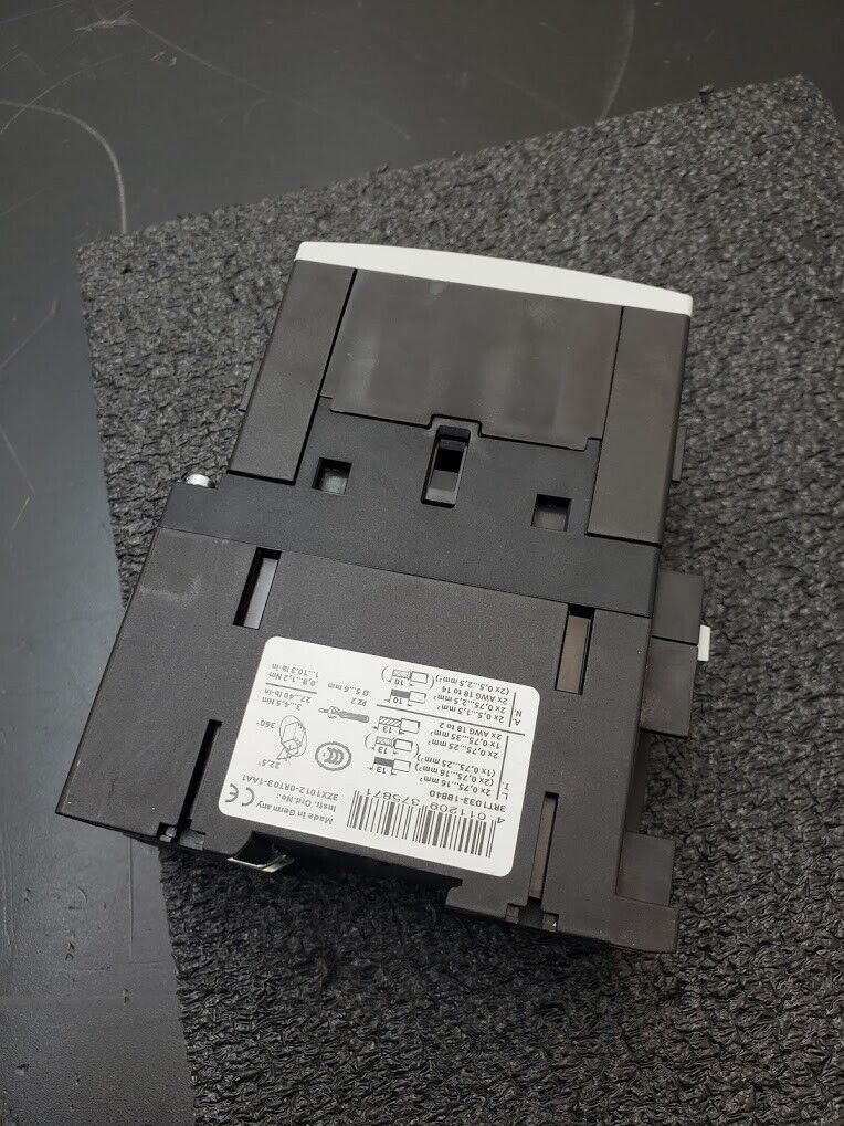 Siemens 3RT1033-1BB40 Contactor 230-600V 4 Pole 24VDC Coil 1/3PH DIN 5HP 10HP