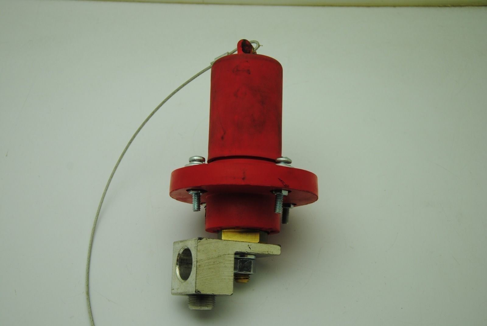 Leviton Single-Pole Female Receptacle, Red, 1-1/8" ID