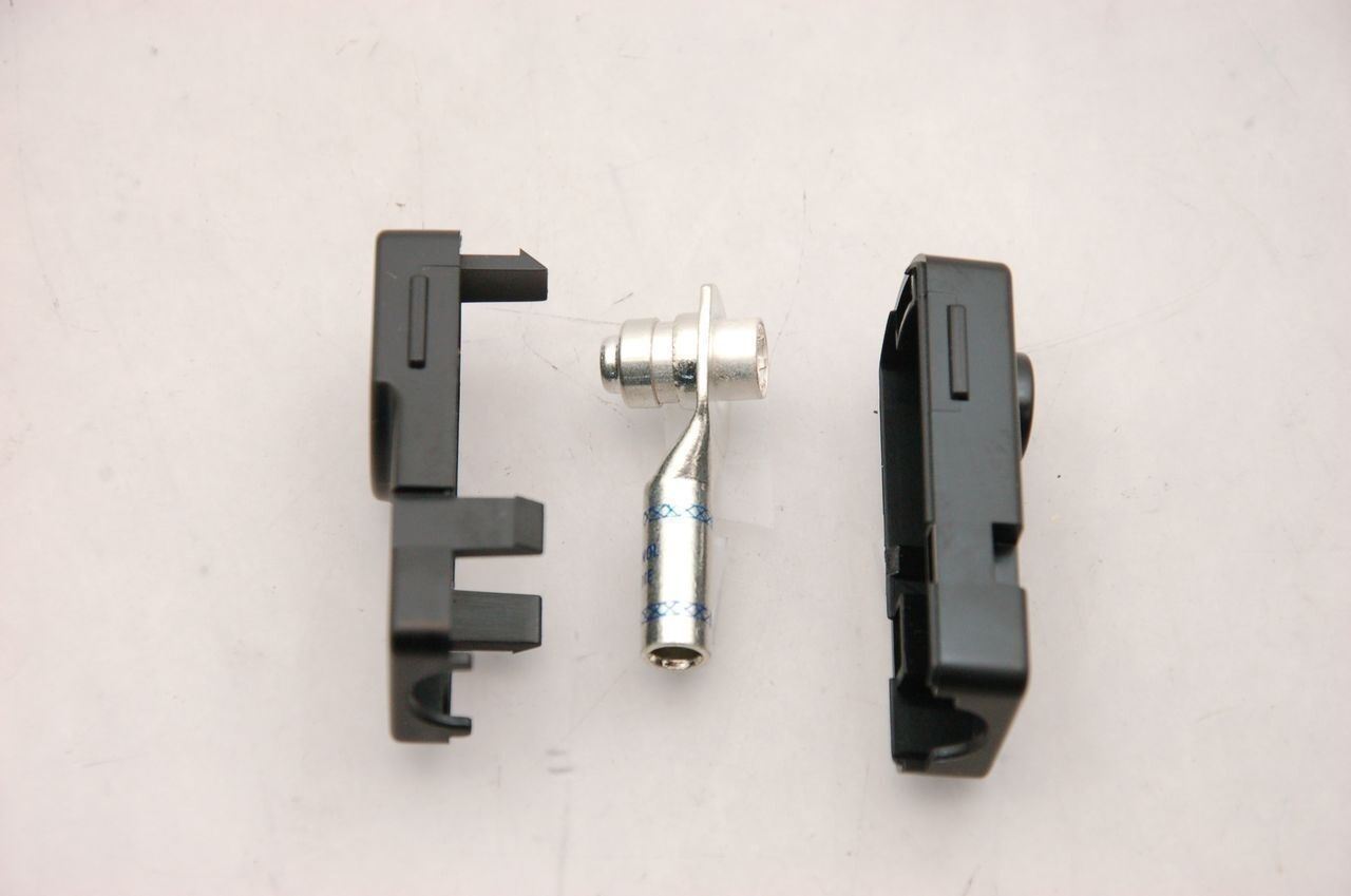 Amphenol C10-647184-061 w/ SurLok Compression Lug, Female w/ Housing - Lot of 10