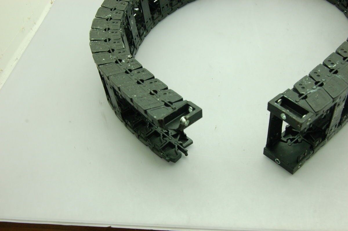 Igus E6.29 Cable Carrier E6.20.01.100, 33" L, 2.0" x 1.0" ID