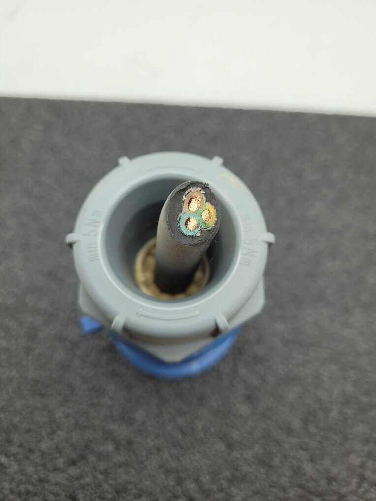 Mennekes 32A-6h/200-250V 2P+E Type 260 3 Pin PLUG (Blue) IP44