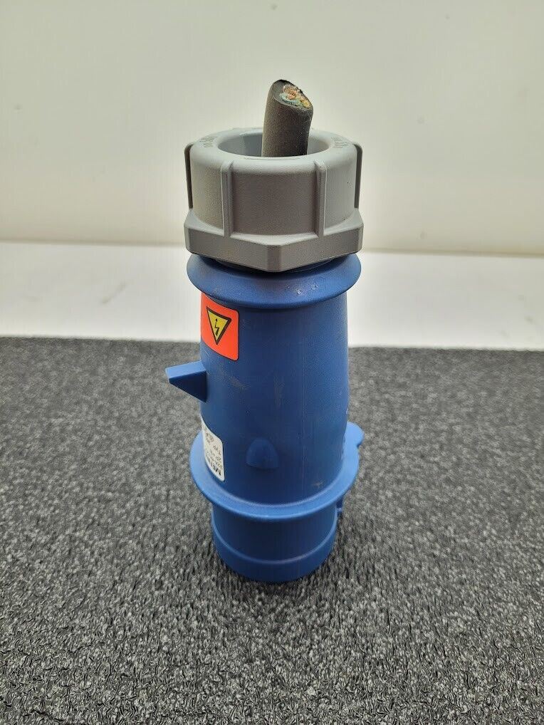 Mennekes 32A-6h/200-250V 2P+E Type 260 3 Pin PLUG (Blue) IP44