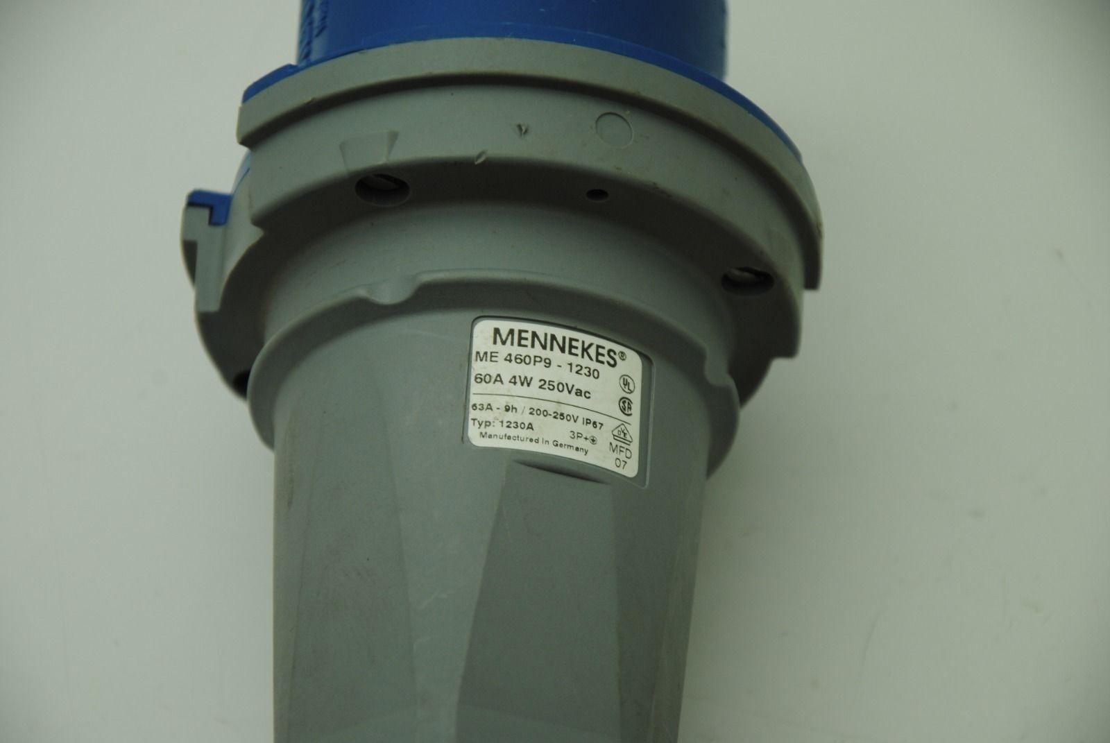 Mennekes ME 460P9-1230, 60A 4W 250Vac Sleeve w/ ME-460C9, 4-Pin Male Connector