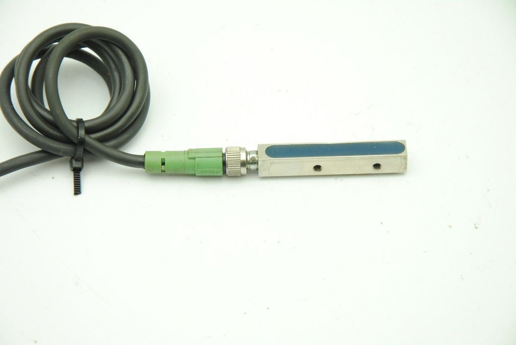 SIEMENS 3RG4637 7AB00, 10/30VDC 0.2A 1.5mm Proximity Switch
