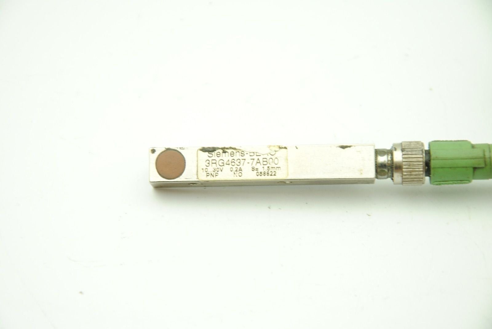 SIEMENS 3RG4637 7AB00, 10/30VDC 0.2A 1.5mm Proximity Switch